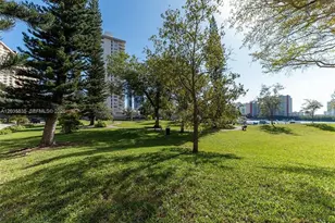 290 174th St, Sunny Isles Beach, FL 33160 - Photo 29
