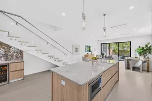 910 SE 13th St, Fort Lauderdale, FL 33316 - Photo 9