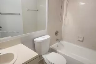 8100 Geneva Ct, Doral, FL 33166 - Photo 19