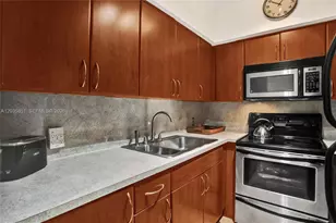 1515 West Ave, Miami Beach, FL 33139 - Photo 9