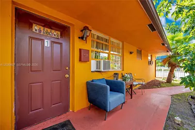 129-131 SE 5th St, Hallandale Beach, FL 33009 - Photo 9
