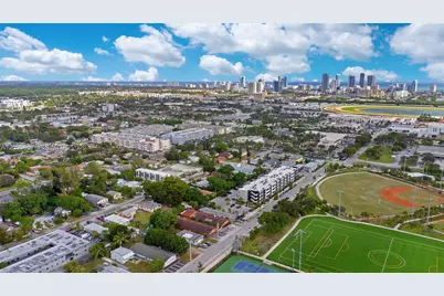 129-131 SE 5th St, Hallandale Beach, FL 33009 - Photo 25