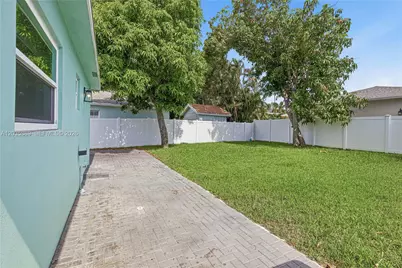 335 NE 12th Ave, Boynton Beach, FL 33435 - Photo 25
