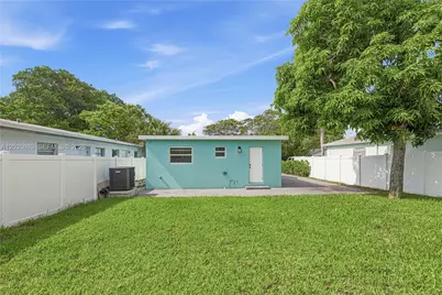335 NE 12th Ave, Boynton Beach, FL 33435 - Photo 23