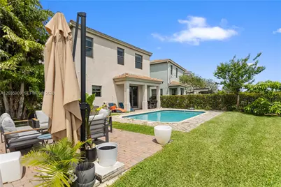 612 NE 193rd St, Miami, FL 33179 - Photo 7