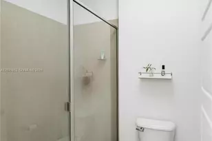 612 NE 193rd St, Miami, FL 33179 - Photo 27