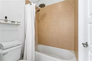 612 NE 193rd St, Miami, FL 33179 - Photo 35