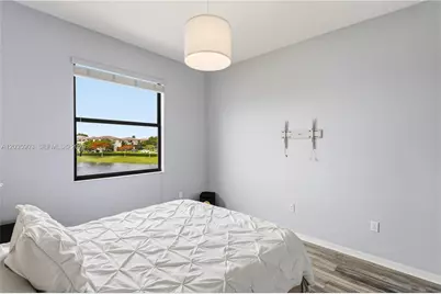 612 NE 193rd St, Miami, FL 33179 - Photo 31