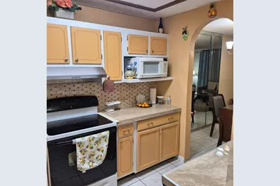 8460 Sunrise Lakes Blvd #210, Sunrise, FL 33322 - Photo 7