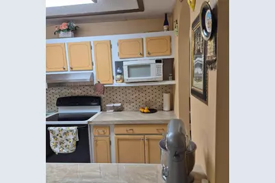 8460 Sunrise Lakes Blvd #210, Sunrise, FL 33322 - Photo 9