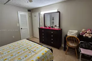 8460 Sunrise Lakes Blvd, Sunrise, FL 33322 - Photo 15