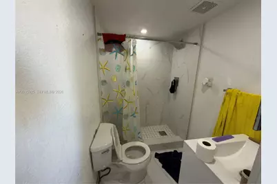 224 E 42nd St, Hialeah, FL 33013 - Photo 73