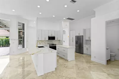 11021 Redhawk St, Plantation, FL 33324 - Photo 9