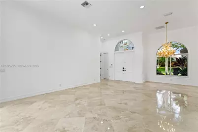 11021 Redhawk St, Plantation, FL 33324 - Photo 3