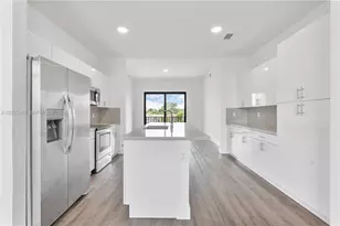 440 E 16th St, Hialeah, FL 33010 - Photo 9