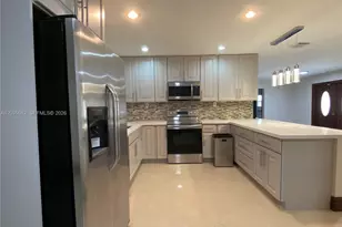 490 Bonaventure Blvd, Weston, FL 33326 - Photo 3