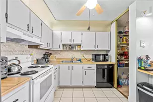 5839 La Pinata Blvd, Greenacres, FL 33463 - Photo 5