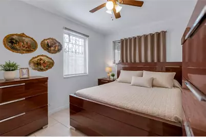 2300 NW 9th St, Miami, FL 33125 - Photo 11