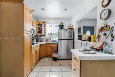 2300 NW 9th St, Miami, FL 33125 - Photo 5