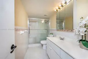 1910 W 56th St, Hialeah, FL 33012 - Photo 11