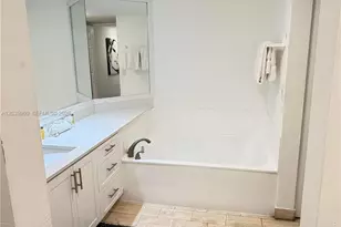 1717 N Bayshore Dr, Miami, FL 33132 - Photo 9