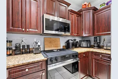 3701 NE 4th St, Homestead, FL 33033 - Photo 9