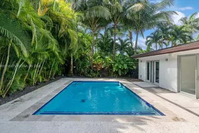 8215 SW 63rd Pl, Miami, FL 33143 - Photo 23