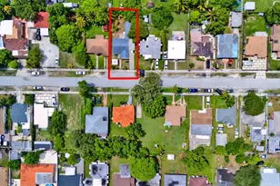 1042 NW 76th St, Miami, FL 33150 - Photo 13