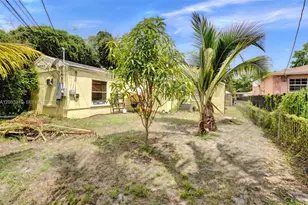 1042 NW 76th St, Miami, FL 33150 - Photo 7
