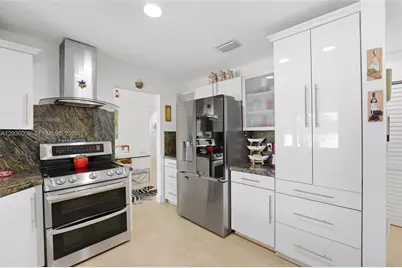 323 NW 136th Pl, Miami, FL 33182 - Photo 23