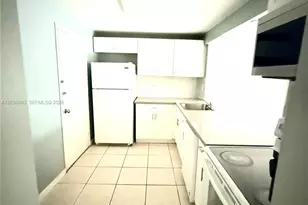 9611 SW 77th Ave, Miami, FL 33156 - Photo 3