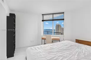 325 S Biscayne Blvd, Miami, FL 33131 - Photo 15