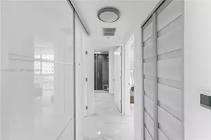 325 S Biscayne Blvd, Miami, FL 33131 - Photo 21