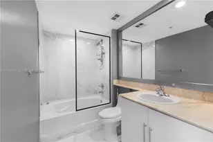 325 S Biscayne Blvd, Miami, FL 33131 - Photo 17