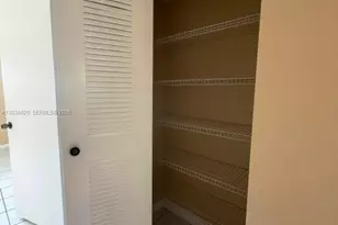 600 NW 32nd Pl, Miami, FL 33125 - Photo 9