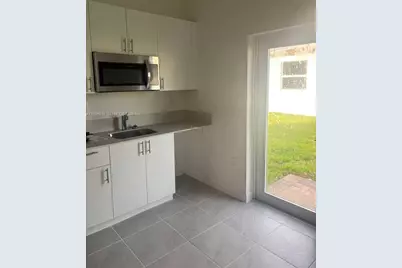 2342 SE 30th St, Homestead, FL 33035 - Photo 3