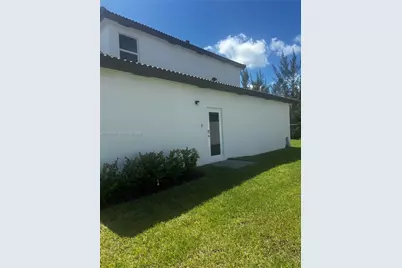2342 SE 30th St, Homestead, FL 33035 - Photo 9