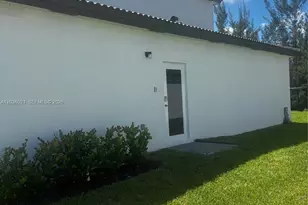 2342 SE 30th St, Homestead, FL 33035 - Photo 9