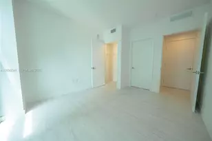 77 SE 5th St, Miami, FL 33131 - Photo 11