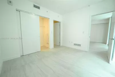 77 SE 5th St #1607, Miami, FL 33131 - Photo 7