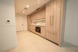 77 SE 5th St, Miami, FL 33131 - Photo 3