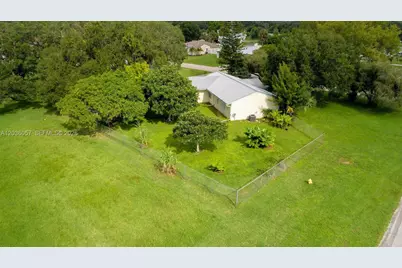 4001 Bishop Circle, Labelle, FL 33935 - Photo 21
