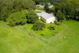 4001 Bishop Cir, Labelle, FL 33935 - Photo 21