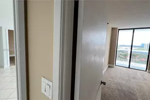 20505 E Country Club Dr, Aventura, FL 33180 - Photo 9