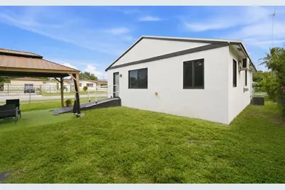 5001 SW 21st St, West Park, FL 33023 - Photo 25