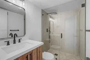 5555 Collins Ave, Miami Beach, FL 33140 - Photo 17
