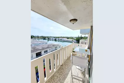 7900 Tatum Waterway Dr #502, Miami Beach, FL 33141 - Photo 3