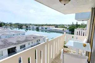 7900 Tatum Waterway Dr, Miami Beach, FL 33141 - Photo 3
