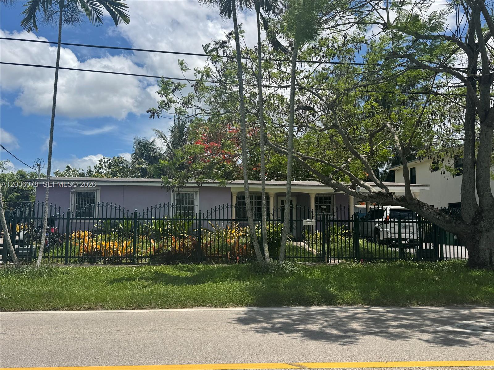 11290 SW 47th Terrace - 11290 SW 47th Terrace, Miami, FL 33165 Luxury Property | Jose Angel Pina