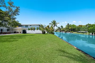 655 Buttonwood Ln, Miami, FL 33137 - Photo 11